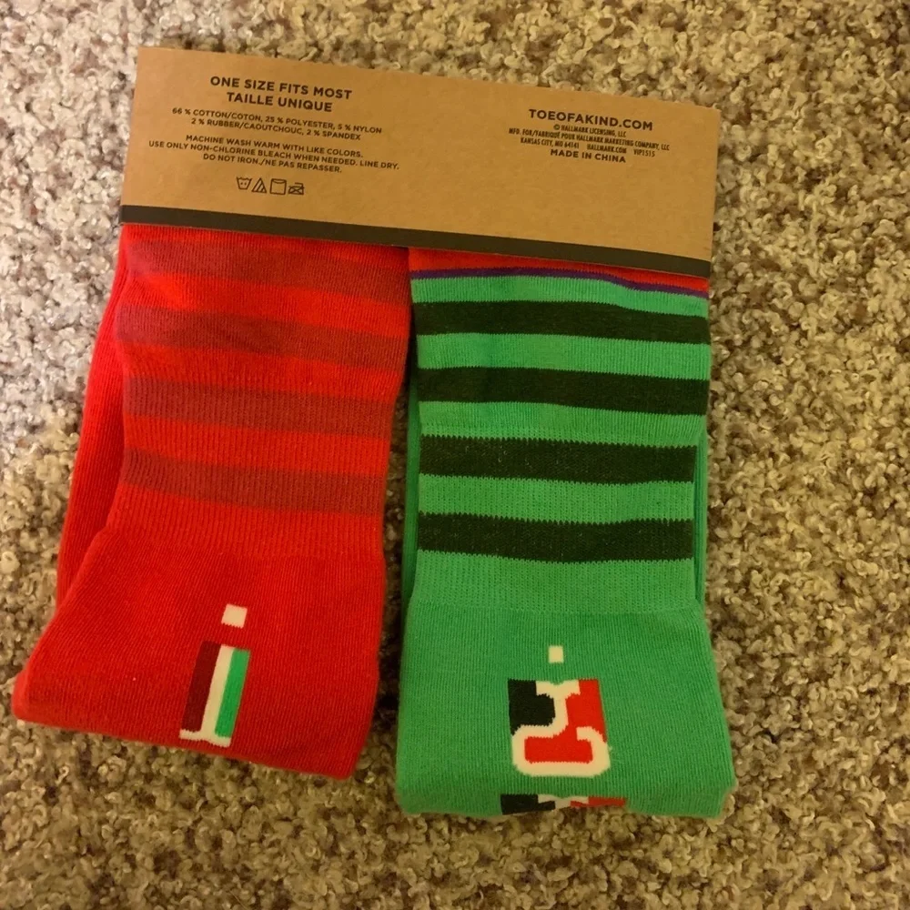 NWT Very Merry Christmas Crew Socks